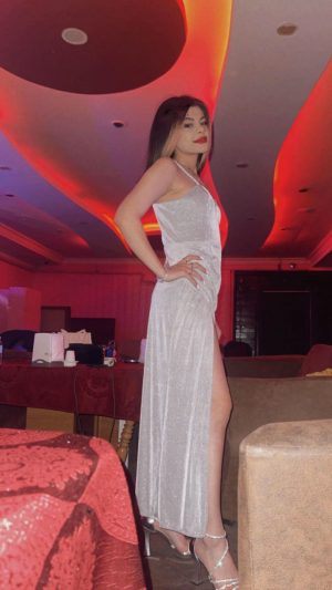 izmir-escort-cansu-zarafet-ve-guzelli