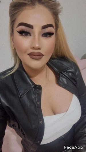 izmir-escort-zeliha-izmirin-buyuleyici-ve-zarif-eslikcisi