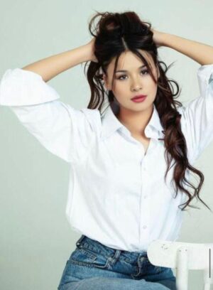 izmir-escort-ezginur-egenin-tutkulu-ve-enerjik-ruyasi